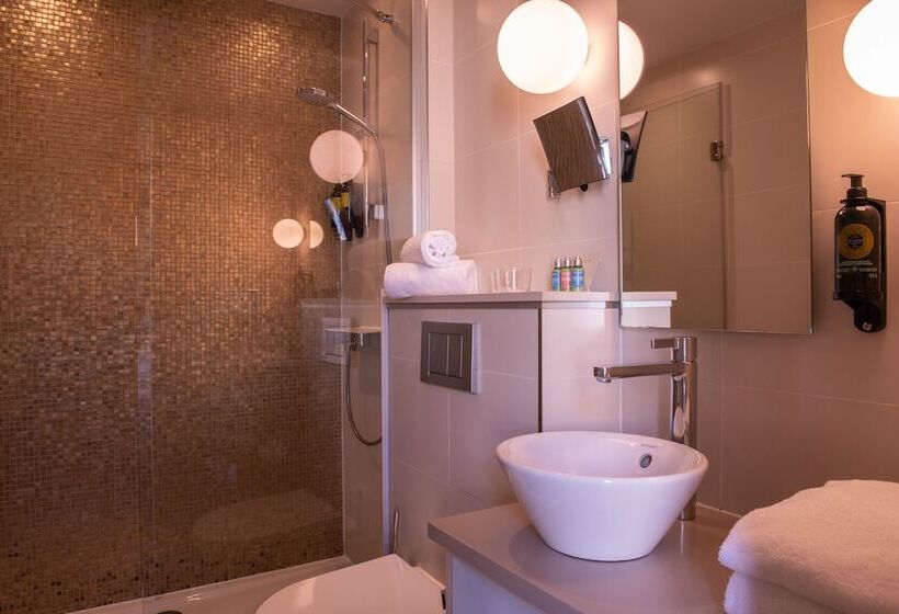 اتاق کلاسیک, Yllen Eiffel