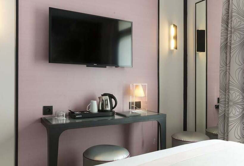 اتاق استاندارد یک نفره, Yllen Eiffel