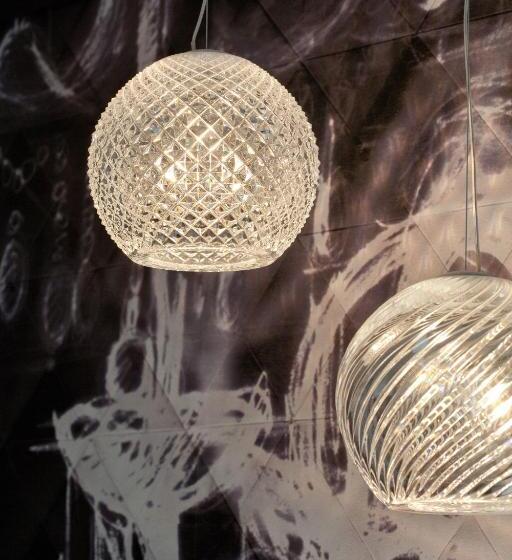 اتاق استاندارد یک نفره, Yllen Eiffel