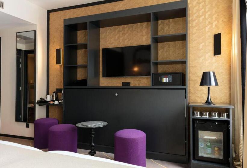 اتاق استاندارد چهار تخته, Yllen Eiffel