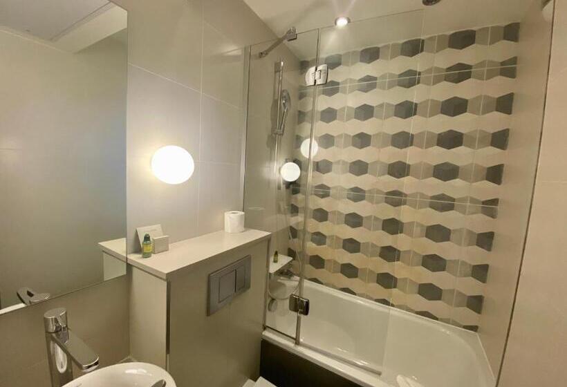 اتاق پرستیژ, Yllen Eiffel