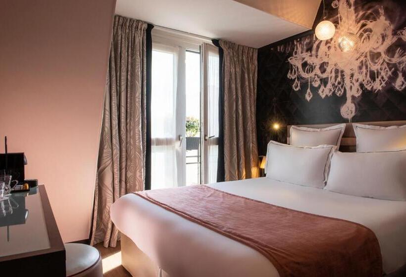 اتاق کلاسیک, Yllen Eiffel