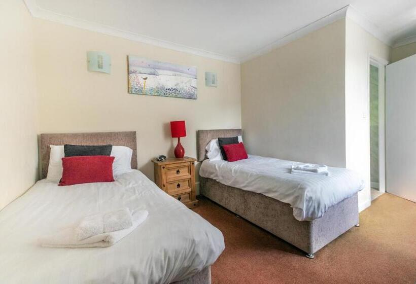 标准间, Elen S Castle