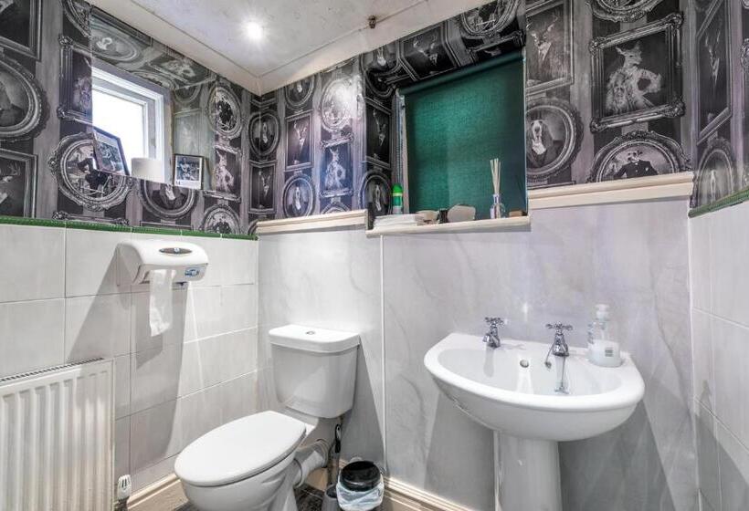 标准间, Elen S Castle