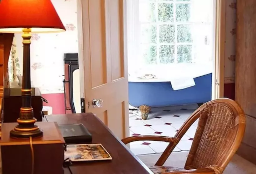 デラックスルーム, Esseborne Manor