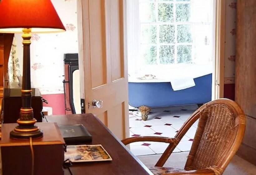 غرفة ديلوكس, Esseborne Manor