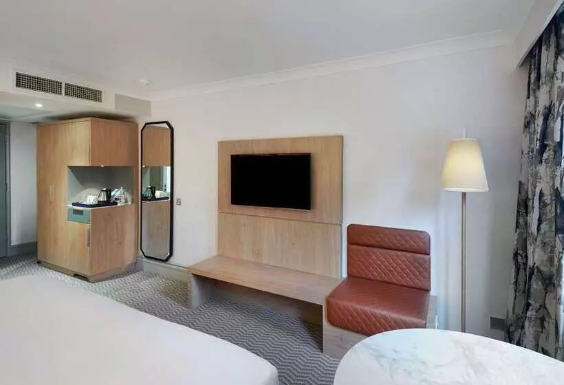Chambre Standard Lit King Size, Hilton Cobham