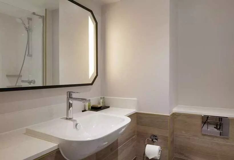 Chambre Standard Lit King Size, Hilton Cobham