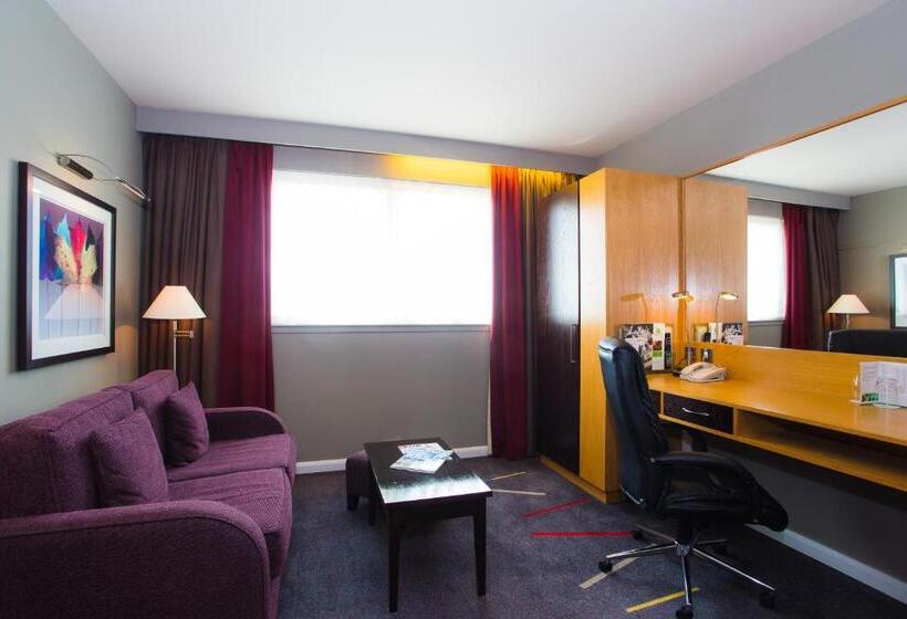 이그제큐티브 룸 킹사이즈 침대, Holiday Inn Aberdeen West, An Ihg