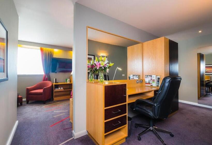 سوئیت اجرایی با تخت کینگ, Holiday Inn Aberdeen West, An Ihg