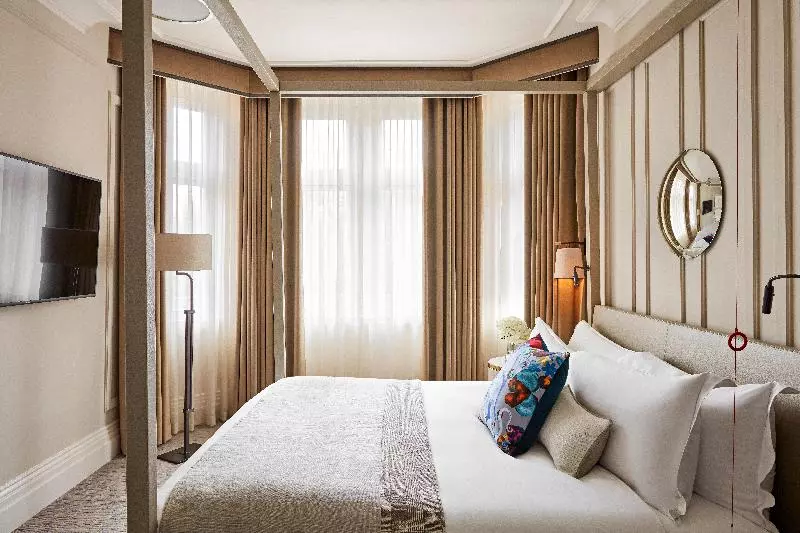 Suite Adapted for people with reduced mobility, Kimpton   Fitzroy London, An Ihg