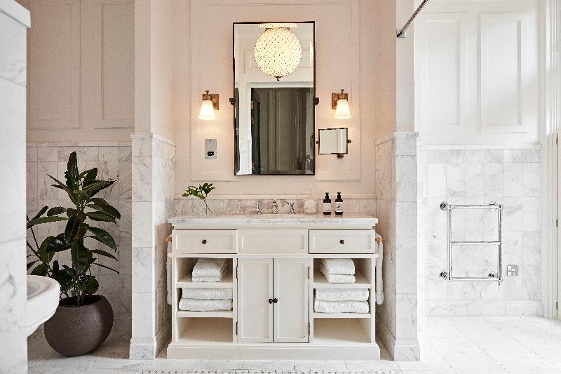 Suite Adapted for people with reduced mobility, Kimpton   Fitzroy London, An Ihg