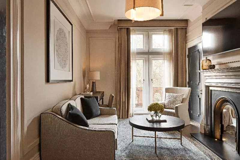 Suite Adapted for people with reduced mobility, Kimpton   Fitzroy London, An Ihg