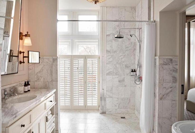 Suite Adapted for people with reduced mobility, Kimpton   Fitzroy London, An Ihg