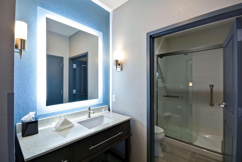 استودیوی استاندارد, Millennium Hotel Glasgow