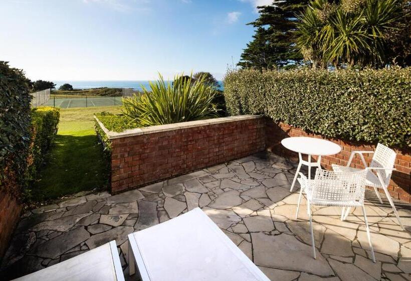 جناح, The Atlantic