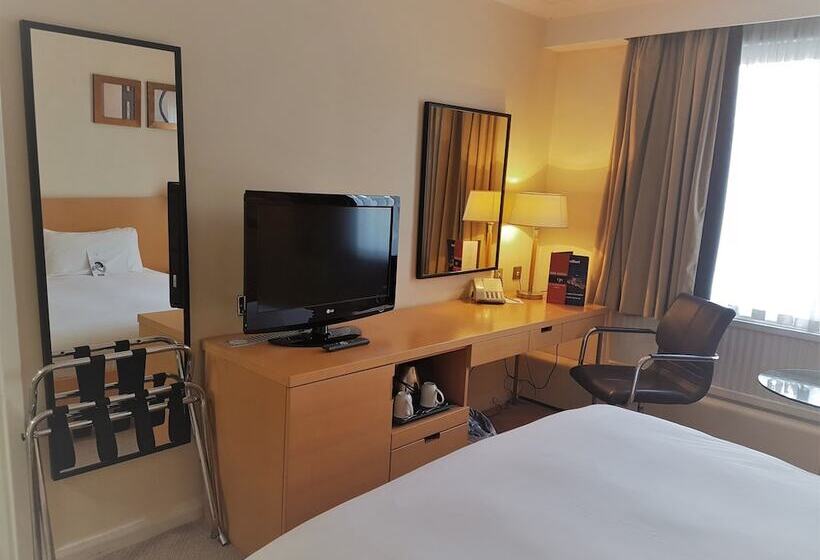 古典房间, The Bradford