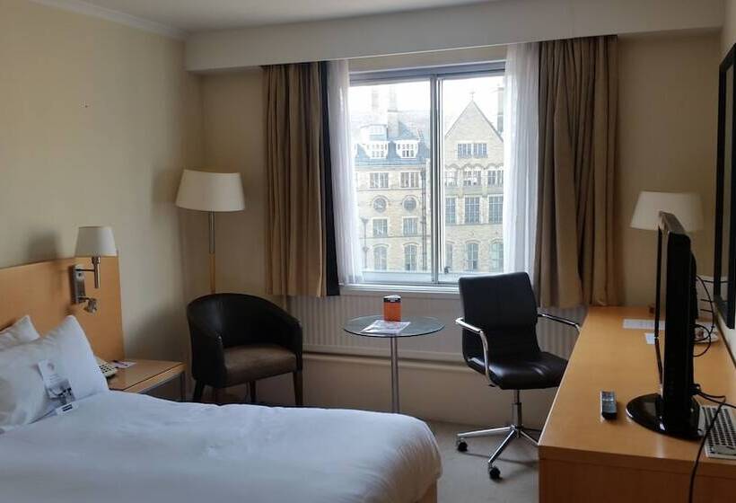 古典房间, The Bradford