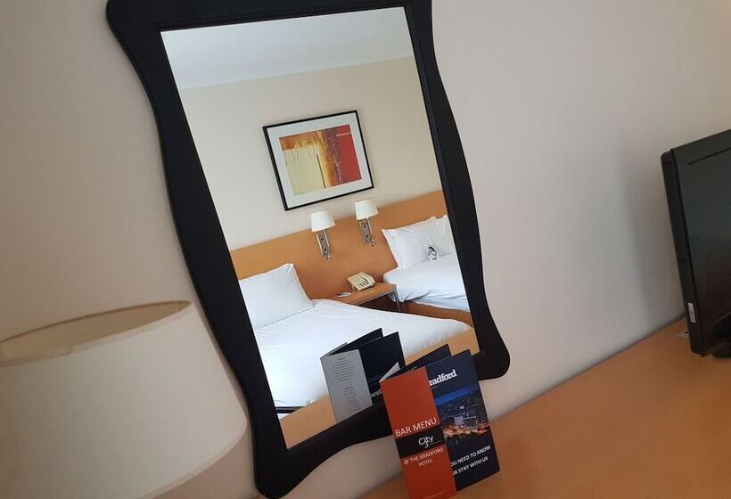 古典房间, The Bradford