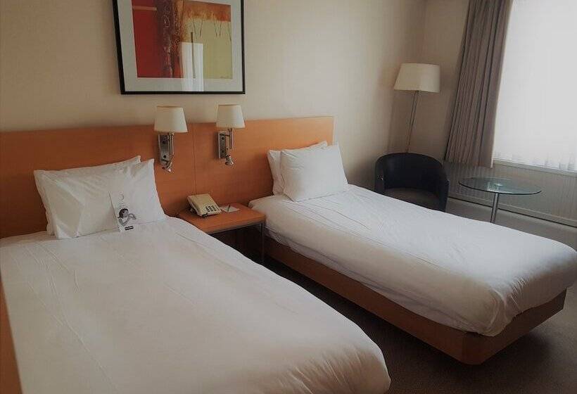 古典房间, The Bradford