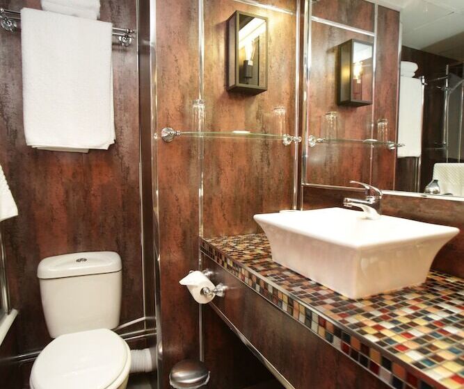 غرفة كلوب, The Bruce