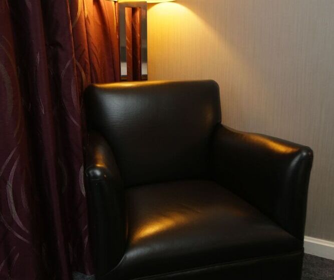 غرفة كلوب, The Bruce