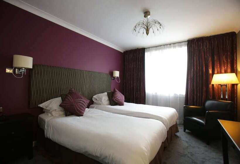 غرفة كلوب, The Bruce