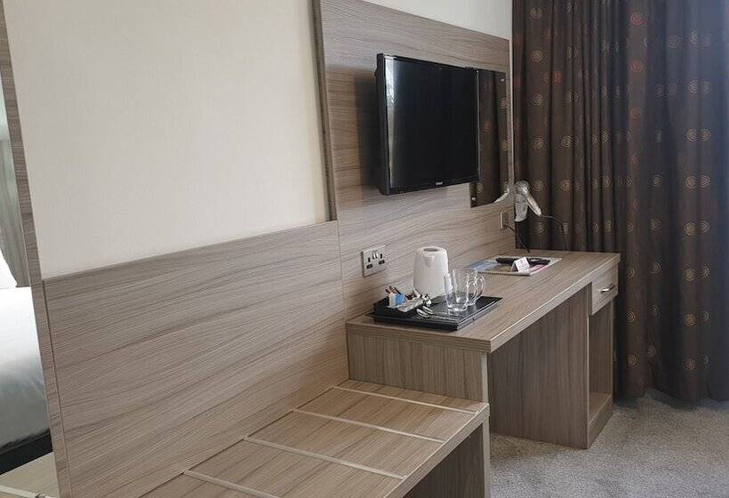 غرفة كلوب, The Bruce