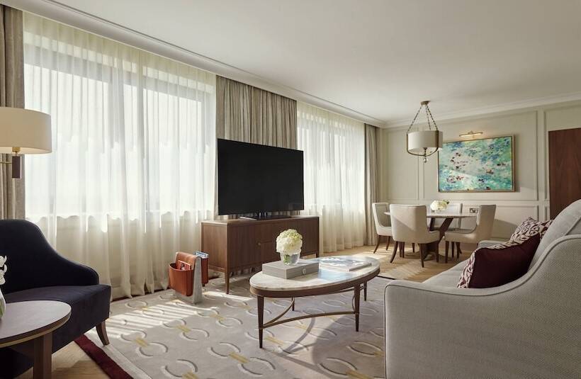 豪华套房, Jumeirah Carlton Tower London