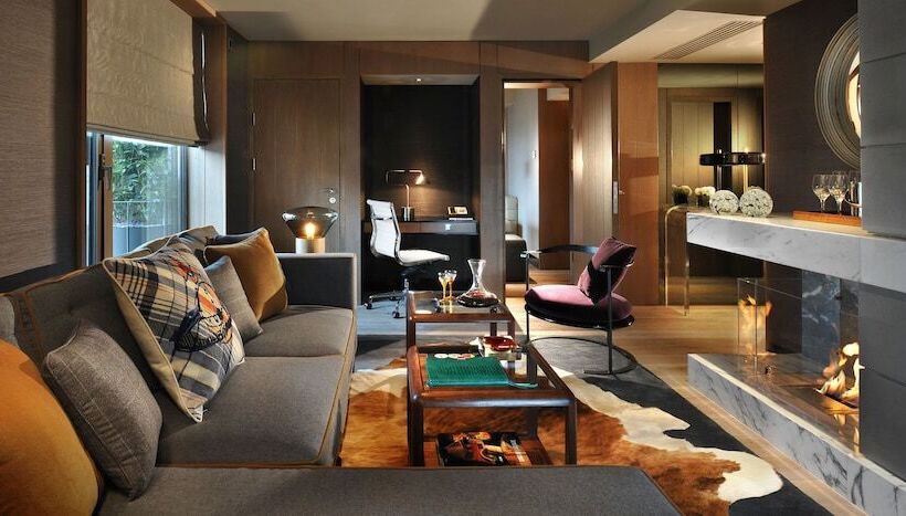 스위트, The Hari London