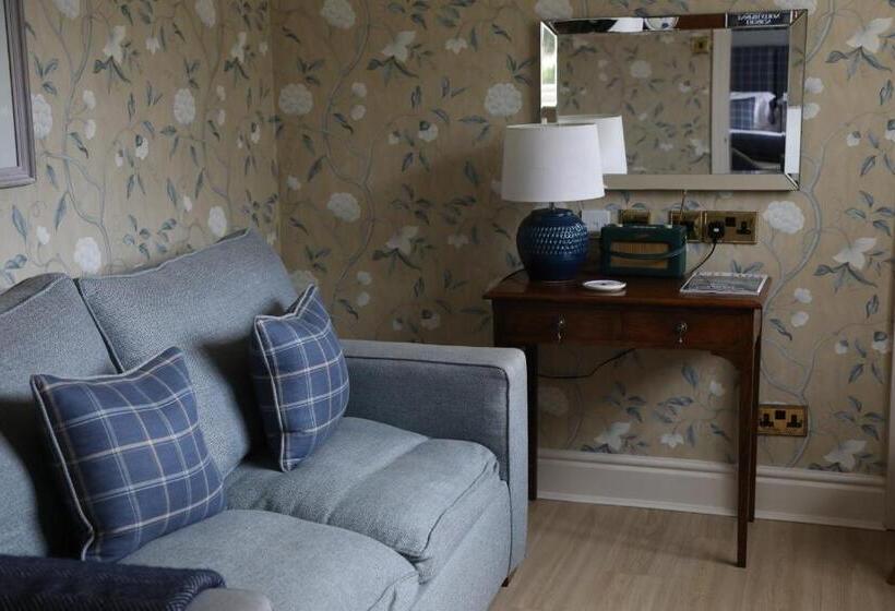 패밀리 룸, Tickton Grange