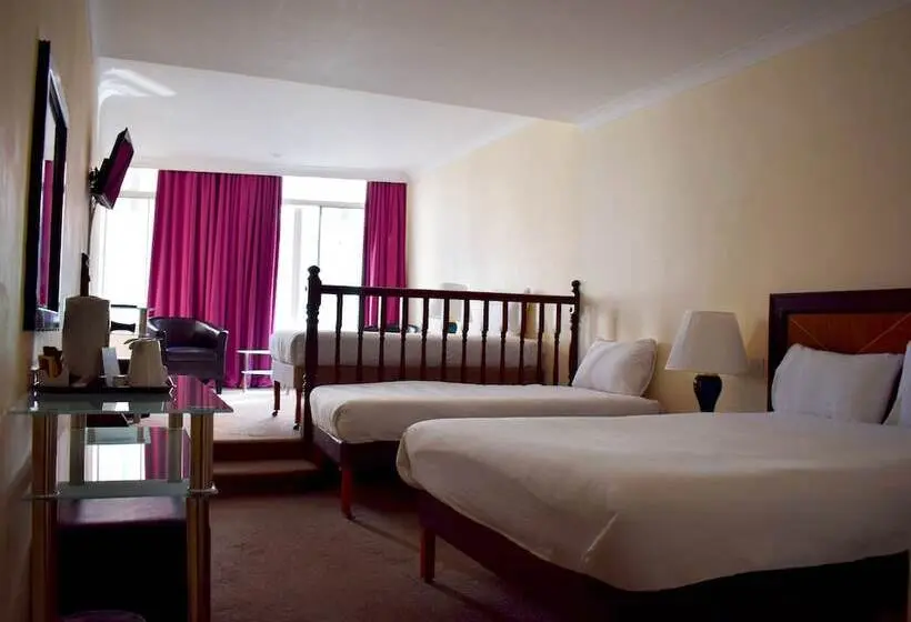 Perhehuone, Britannia Sachas Hotel Manchester