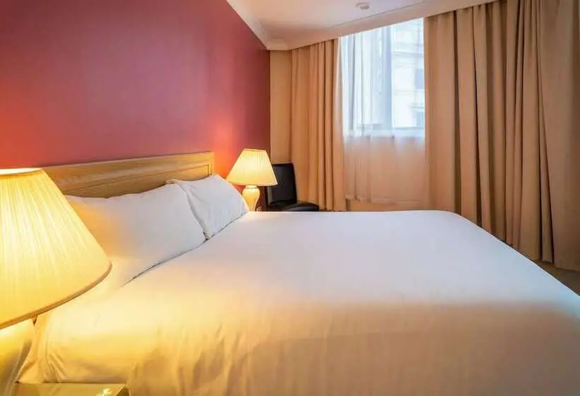 Standard Room, Britannia Sachas Hotel Manchester