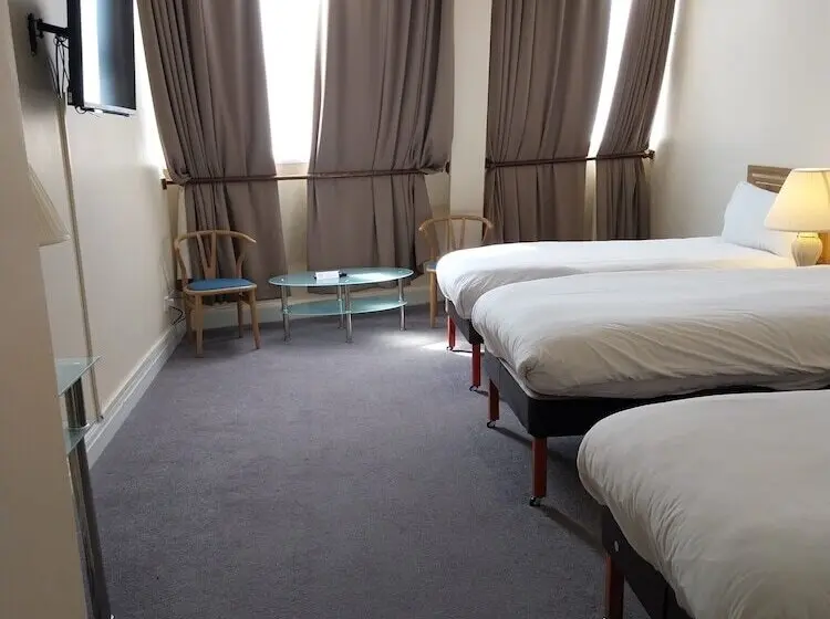 Standard Triple Room, Britannia Sachas Hotel Manchester
