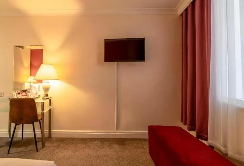 Superior Room, Britannia Sachas Hotel Manchester
