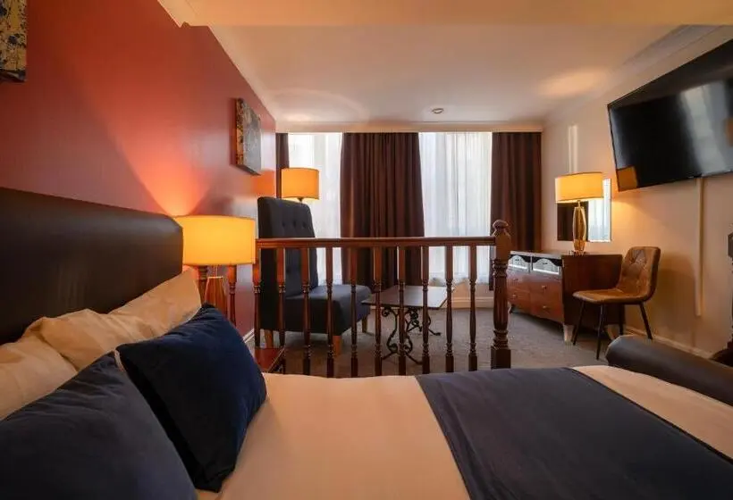Superior Room, Britannia Sachas Hotel Manchester