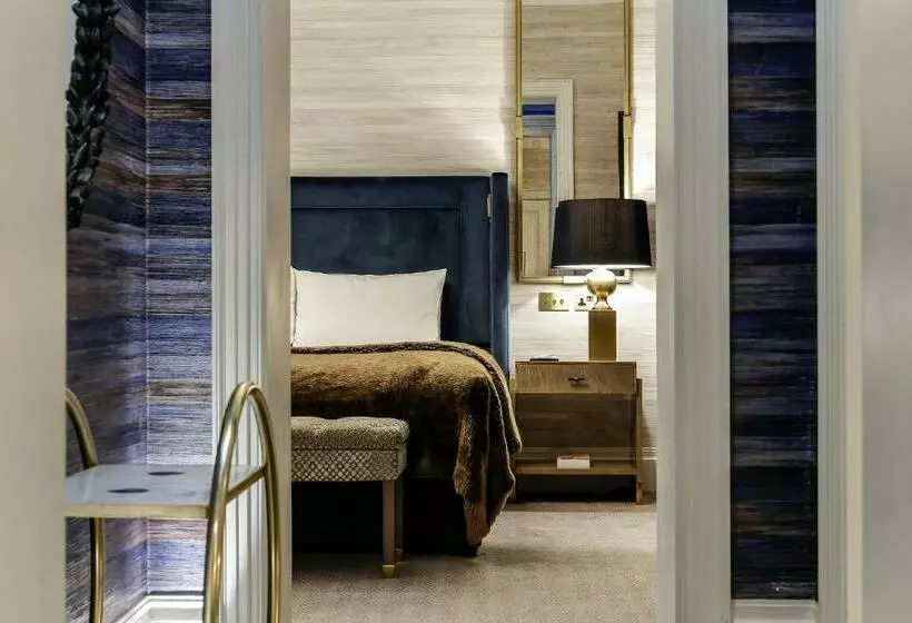 スタンダードスタジオ, Flemings Mayfair   Small Luxury Hotel Of The World