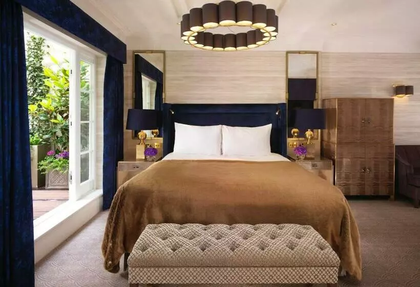 スタンダードスタジオ, Flemings Mayfair   Small Luxury Hotel Of The World