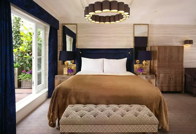 スタンダードスタジオ, Flemings Mayfair   Small Luxury Hotel Of The World