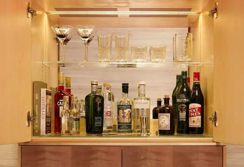 スタンダードスタジオ, Flemings Mayfair   Small Luxury Hotel Of The World
