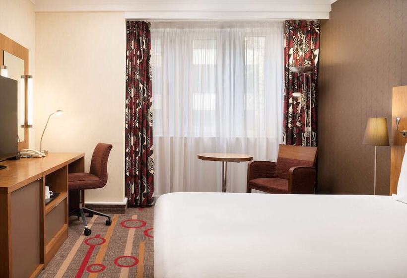 Номер Стандарт, Hilton London Olympia