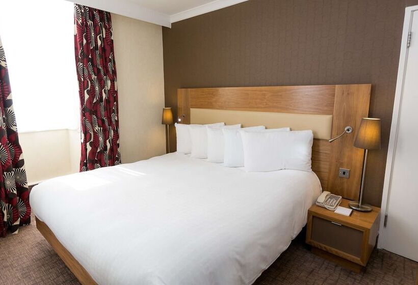 Полулюкс, Hilton London Olympia