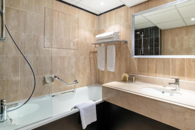 Номер Стандарт, Hilton London Olympia