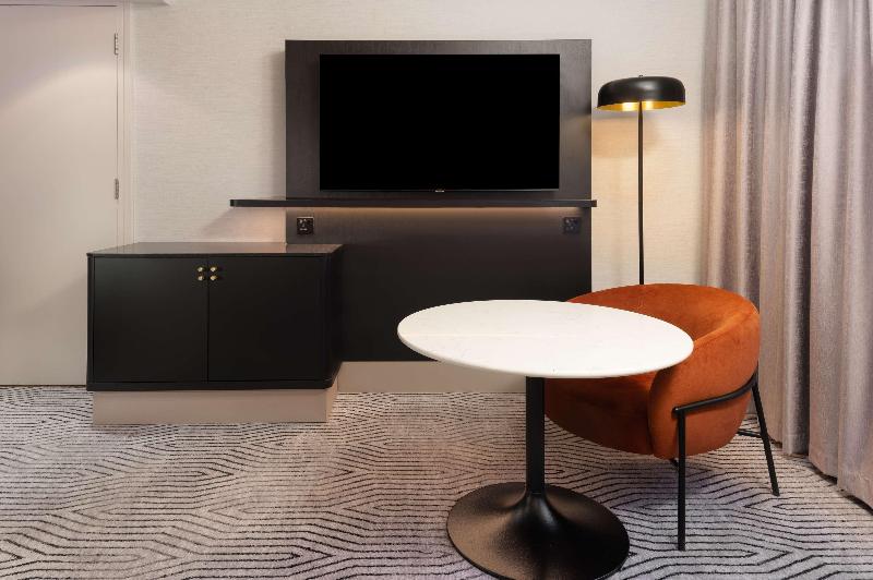 Номер Deluxe, Hilton London Olympia