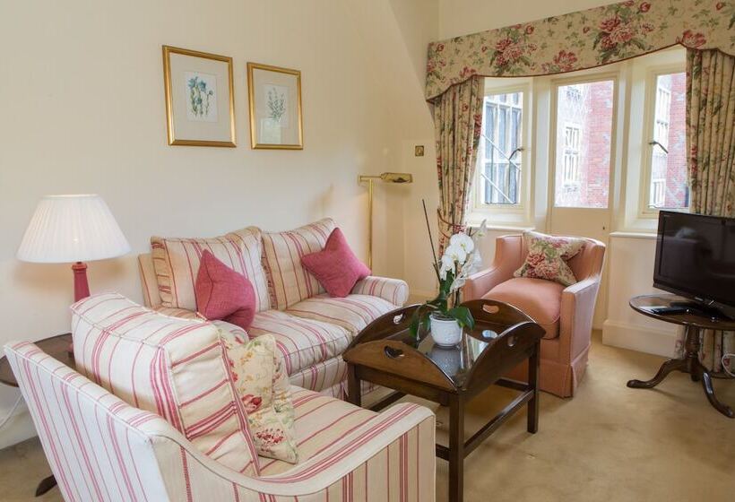 Полулюкс, Horsted Place