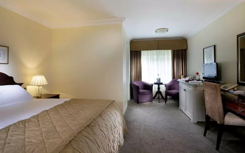 キングサイズベッドのスタンダードルーム, Macdonald Alveston Manor Hotel & Spa