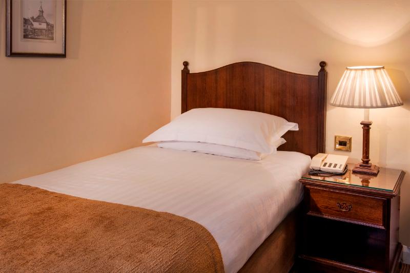 스탠다드 싱글 룸, Macdonald Alveston Manor Hotel & Spa