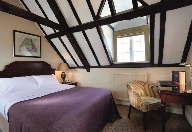 غرفة قياسية, Macdonald Bear