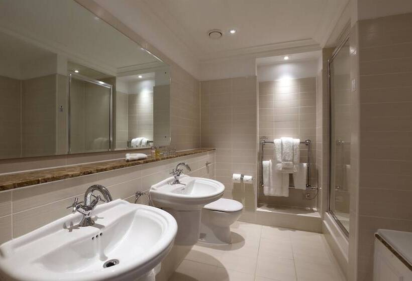 スタンダードルーム, Macdonald Compleat Angler