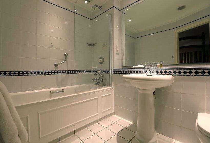 スタンダードルーム, Macdonald Compleat Angler